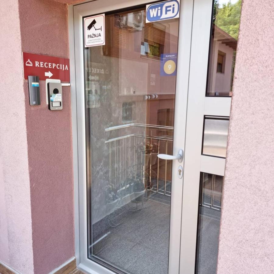 Apartmani Vesto Banja Luka Exteriör bild