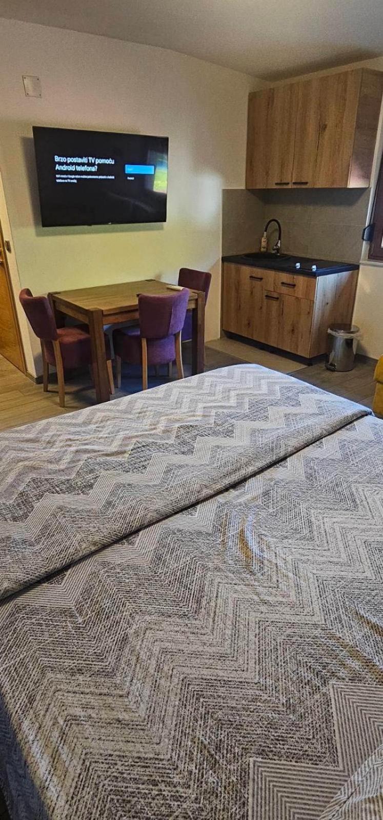 Apartmani Vesto Banja Luka Exteriör bild