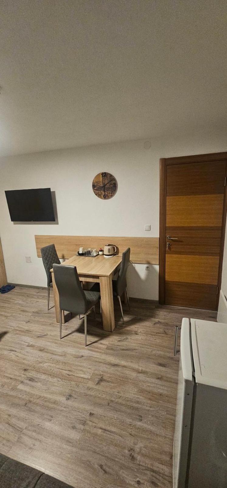 Apartmani Vesto Banja Luka Exteriör bild