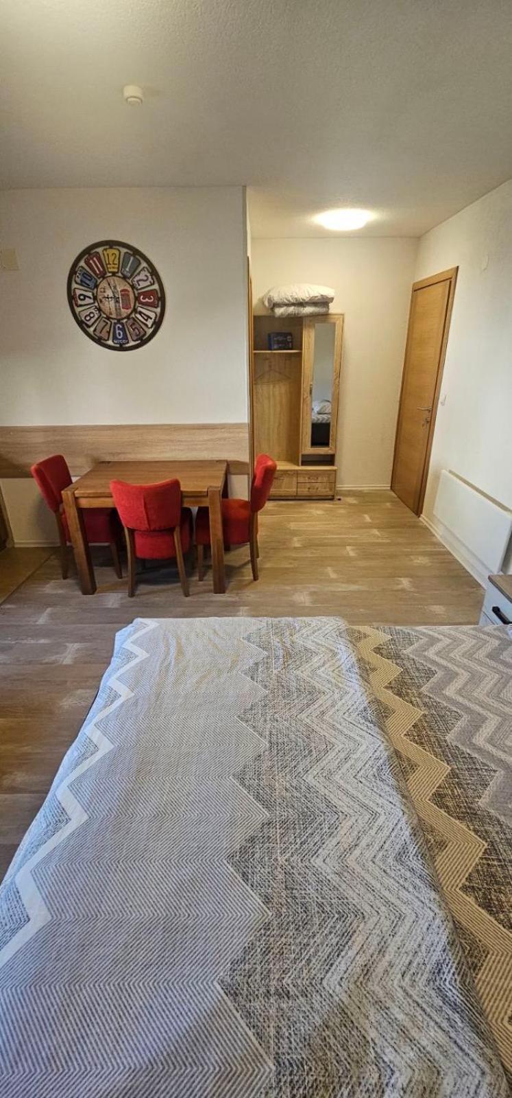 Apartmani Vesto Banja Luka Exteriör bild