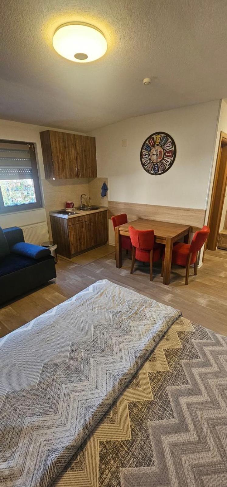 Apartmani Vesto Banja Luka Exteriör bild