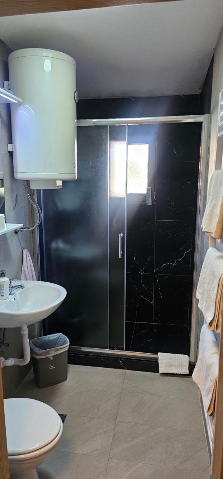 Apartmani Vesto Banja Luka Exteriör bild